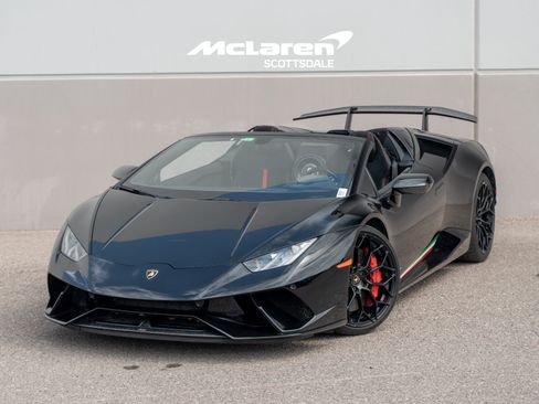 Used 2019 Lamborghini Huracan Performante AWD/4WD image 1