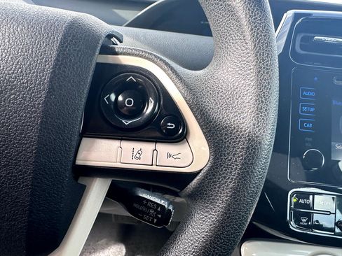 Used 2018 Toyota Prius Two image 22