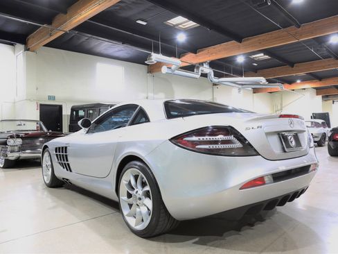 Used 2006 Mercedes-Benz SLR image 8