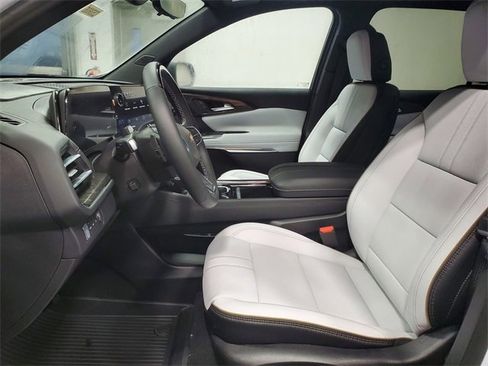 New 2026 Chevrolet Traverse High Country w/ LPO, Floor Liner Package image 11