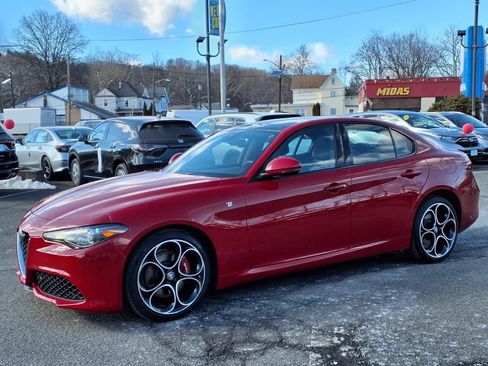 Used 2023 Alfa Romeo Giulia Ti AWD/4WD image 3