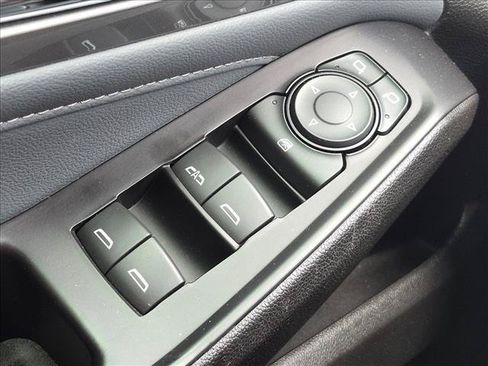 Used 2019 Chevrolet Traverse LT FWD image 9