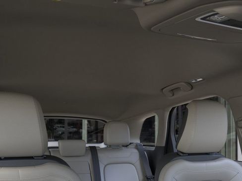 New 2026 Lincoln Corsair Premiere image 22