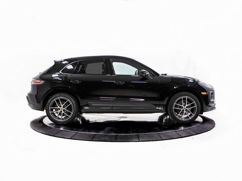 Certified 2023 Porsche Macan image 8