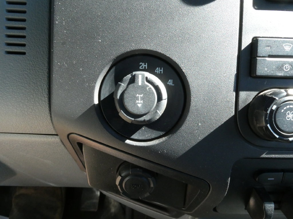 Used 2015 Ford F250 XL w/ Power Equipment Group AWD/4WD image 28