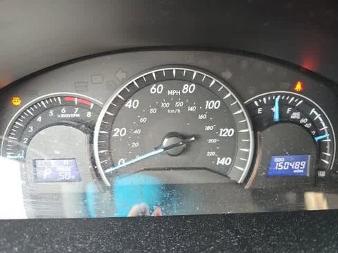 Used 2014 Toyota Camry L image 14