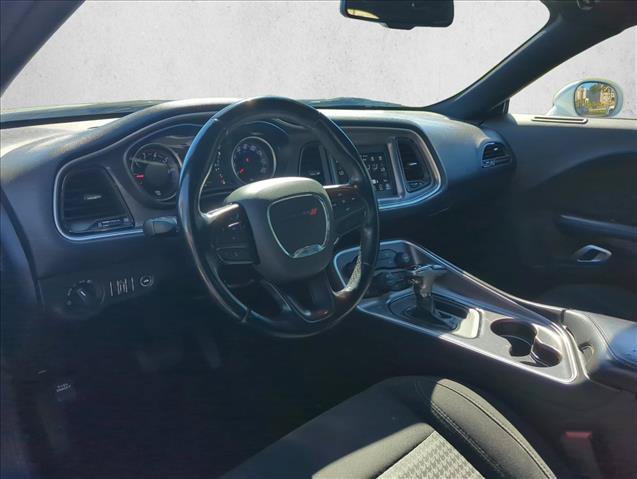 Used 2021 Dodge Challenger SXT RWD image 9