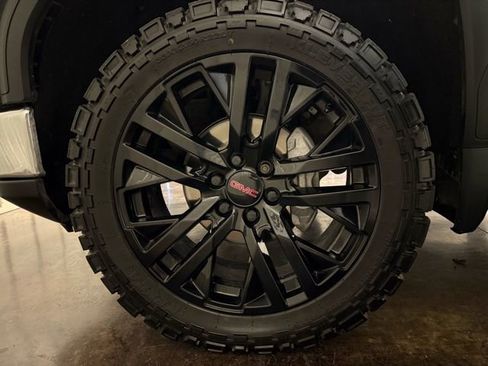 Used 2023 GMC Sierra 1500 SLT w/ SLT Premium Package image 12