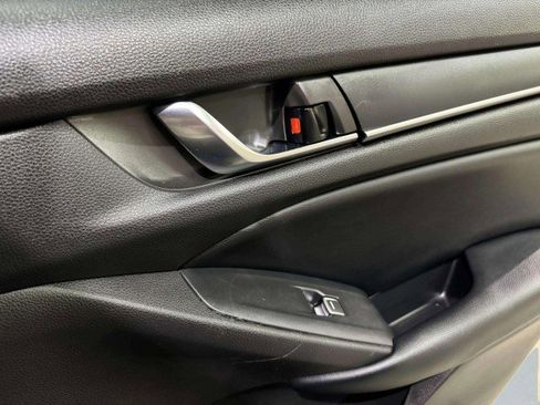 Used 2018 Honda Accord Sport image 41