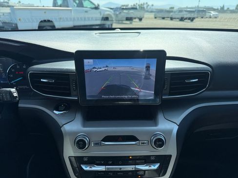 Used 2021 Ford Explorer XLT w/ Equipment Group 202A RWD image 25