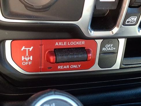 Used 2020 Jeep Gladiator Mojave AWD/4WD image 30
