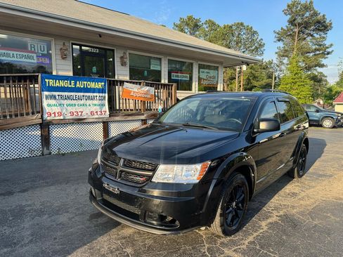 Used 2017 Dodge Journey SE w/ Flexible Seating Group FWD image 1