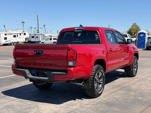 Used 2019 Toyota Tacoma TRD Sport w/ Technology Package AWD/4WD image 10