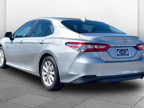 Used 2020 Toyota Camry LE FWD image 10