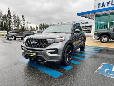 Used 2023 Ford Explorer ST w/ Equipment Group 401A image 3