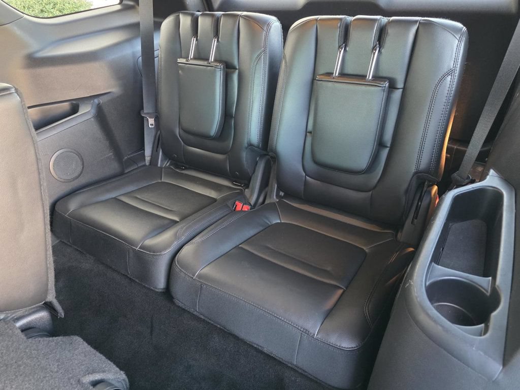 Used 2016 Ford Explorer XLT w/ Equipment Group 202A AWD/4WD image 12