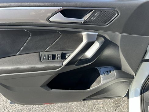 Used 2024 Volkswagen Tiguan SE R-Line image 15