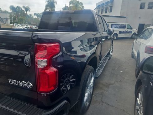 Used 2023 Chevrolet Silverado 1500 High Country w/ High Country Premium Package AWD/4WD image 9