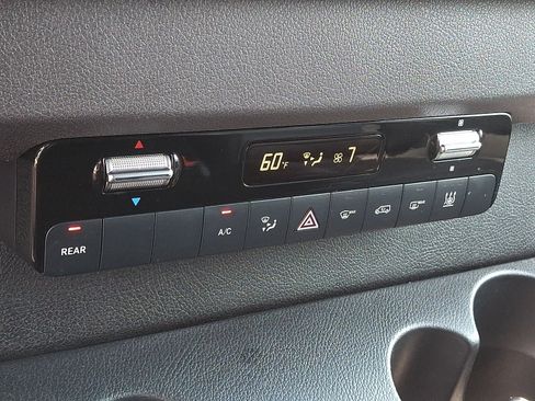 Used 2022 Mercedes-Benz Sprinter 2500 image 16