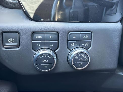 Used 2023 GMC Sierra 1500 SLT w/ SLT Premium Package image 30