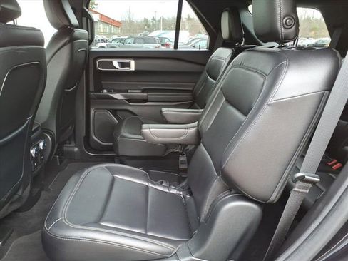Used 2020 Ford Explorer XLT w/ Equipment Group 202A image 8