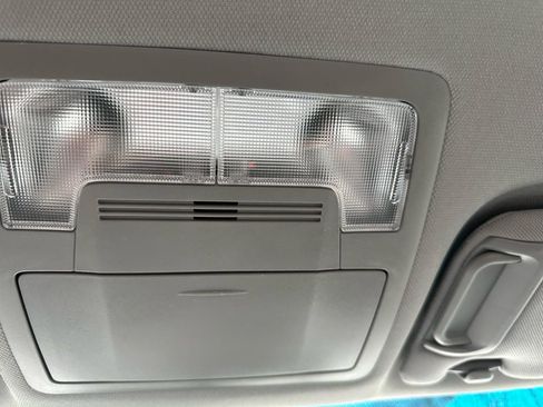 Used 2013 Toyota Camry SE image 18