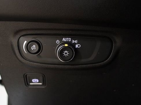 Used 2022 GMC Terrain SLE w/ Driver Convenience Package image 42