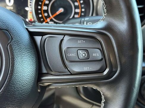 Used 2023 Jeep Gladiator Sport image 19