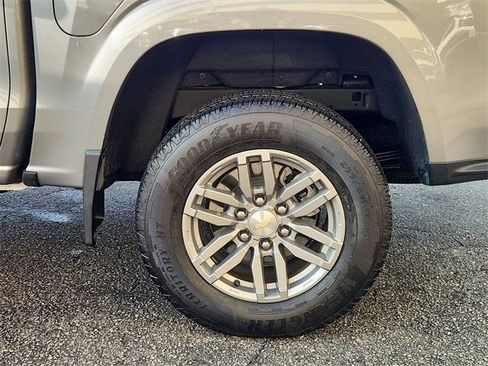 Used 2023 Chevrolet Colorado LT w/ LT Convenience Package II image 31