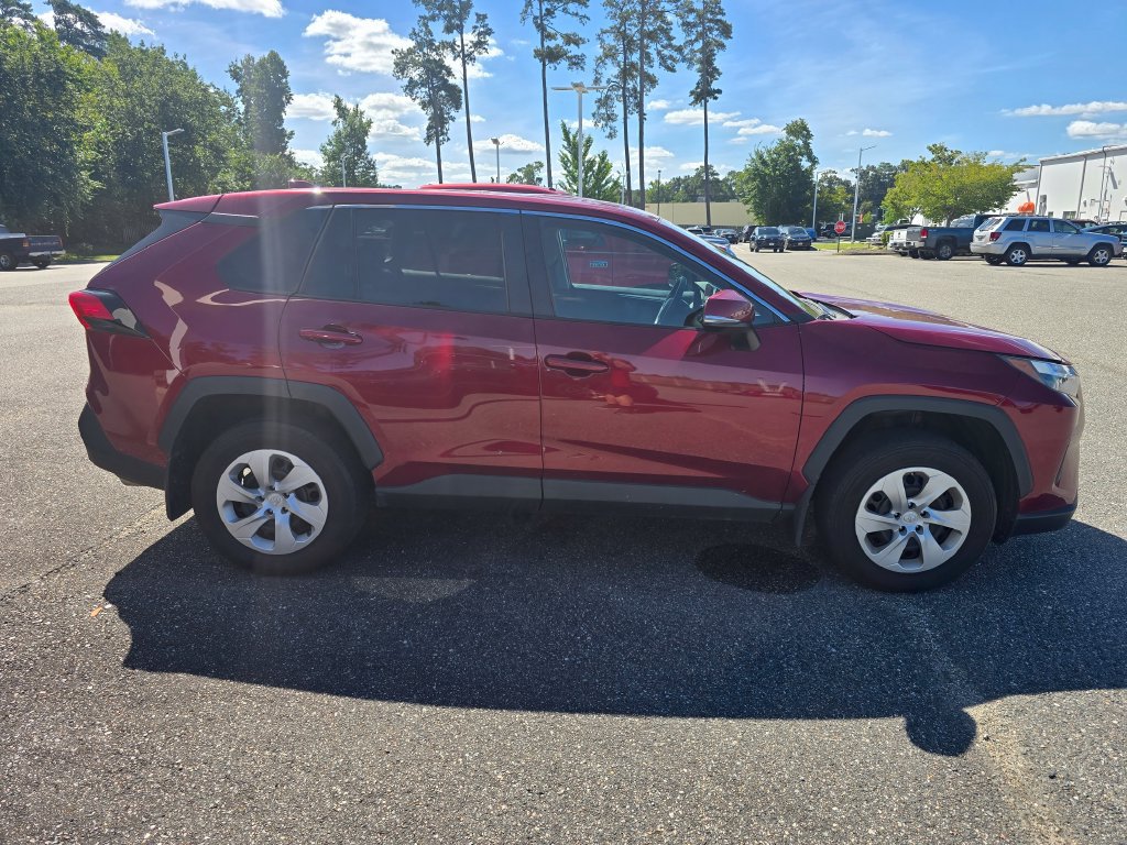 Used 2024 Toyota RAV4 LE AWD/4WD image 4