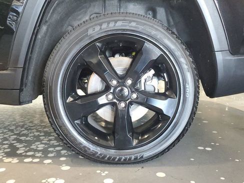 Used 2025 Jeep Grand Cherokee L Altitude image 6