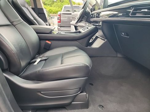 Used 2022 Lincoln Aviator AWD w/ Premium Package image 40