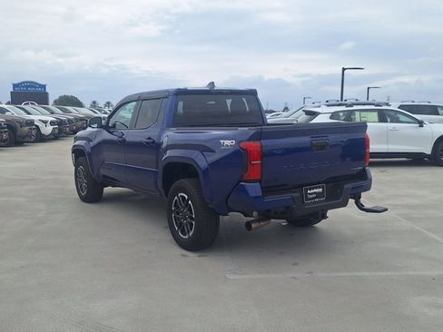 Used 2025 Toyota Tacoma TRD Sport AWD/4WD image 8