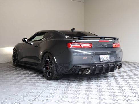 Used 2018 Chevrolet Camaro SS RWD image 13