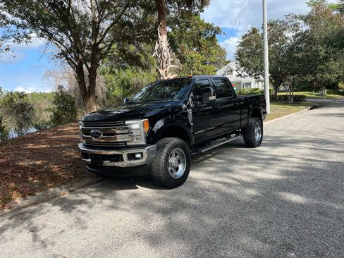 Used 2017 Ford F250 Lariat w/ FX4 Off-Road Package image 6