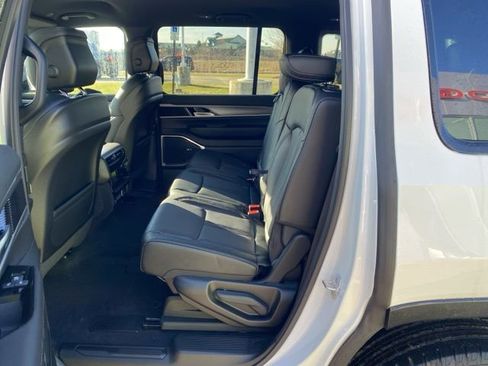 New 2026 Jeep Grand Wagoneer Limited w/ 8-Passenger Seating Package AWD/4WD image 25