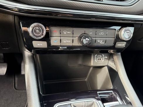New 2026 Jeep Compass Latitude AWD/4WD image 26