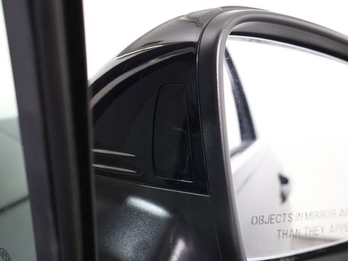 Used 2023 Volkswagen Tiguan SE image 36