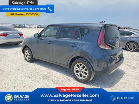 Used 2025 Kia Soul LX w/ LX Technology Package FWD image 3