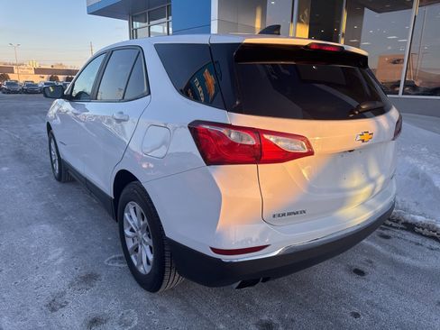 Used 2021 Chevrolet Equinox LS w/ LS Convenience Package image 7