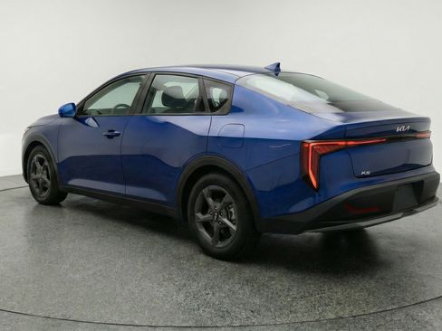 Used 2025 Kia K4 LXS image 6