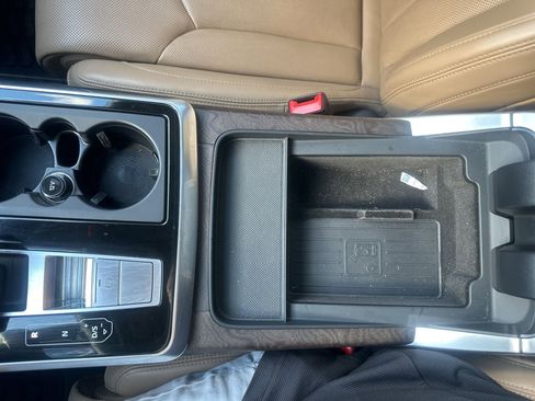 Used 2020 Audi Q8 Prestige w/ Prestige Package image 31