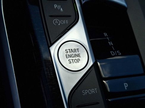 Used 2023 BMW 330i xDrive Sedan w/ Premium Package AWD/4WD image 20