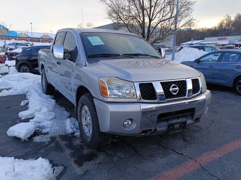 Used 2005 Nissan Titan SE w/ (R02) SE Off-Road Pkg image 1