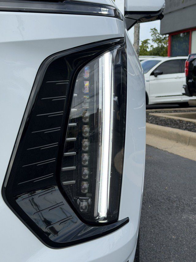 Used 2026 Cadillac Escalade Platinum Sport AWD/4WD image 12