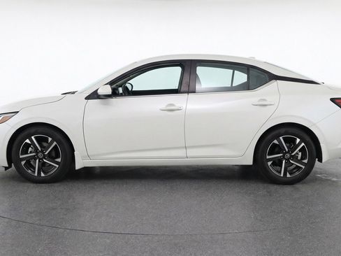 Used 2025 Nissan Sentra SV image 5