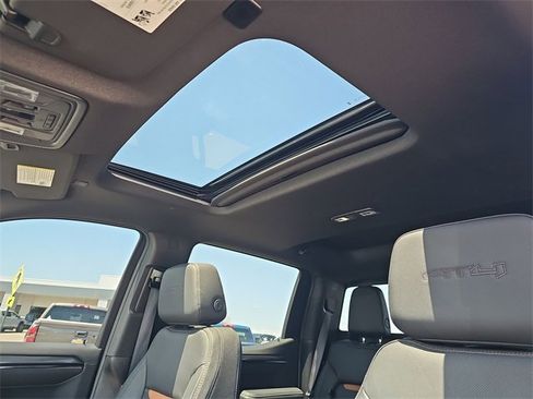 Used 2024 GMC Sierra 1500 AT4 w/ AT4 Premium Package image 15