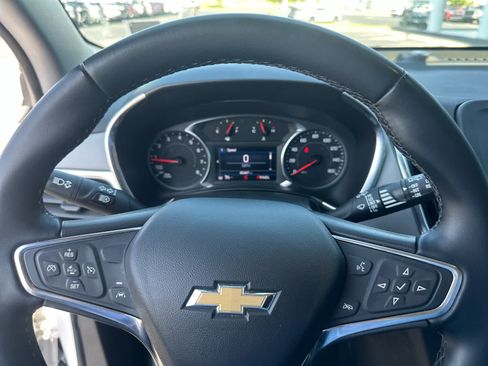 Used 2024 Chevrolet Equinox LT FWD image 24