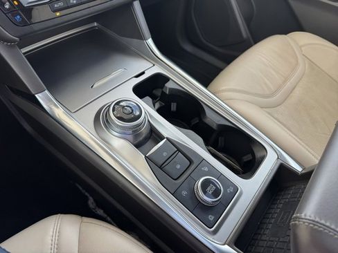 Used 2020 Ford Explorer Platinum w/ Premium Technology Package image 13