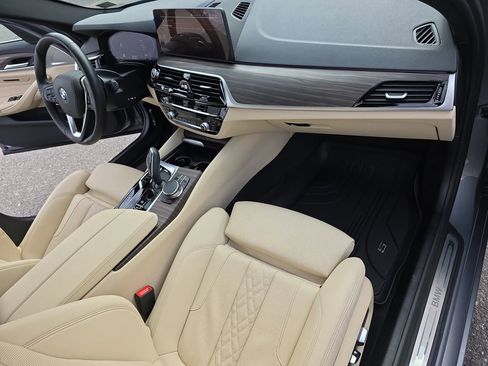 Used 2023 BMW 530i xDrive w/ Convenience Package image 13